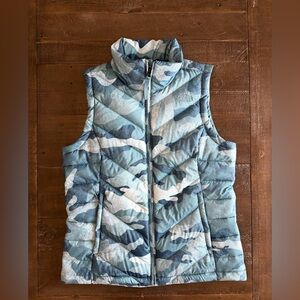 The North Face Teal Camouflage Women's Vest Size M 550